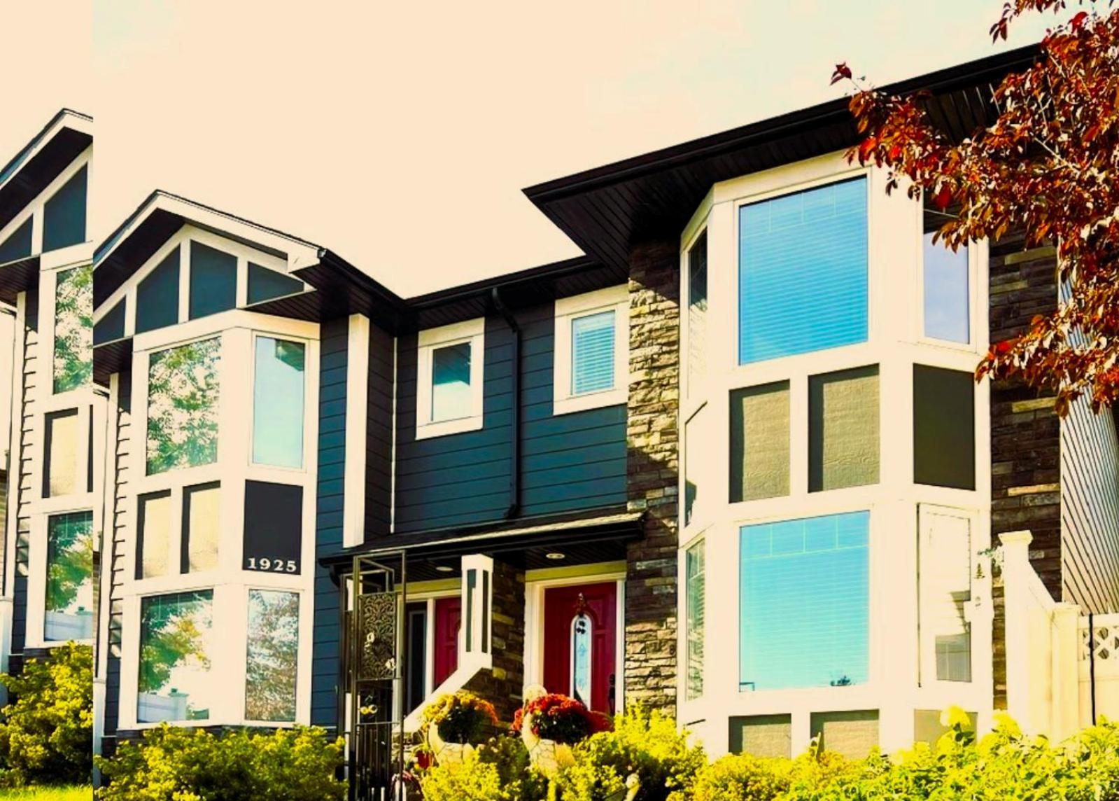 Lovely Comfy Home Private Bath In Central Calgary Exterior photo